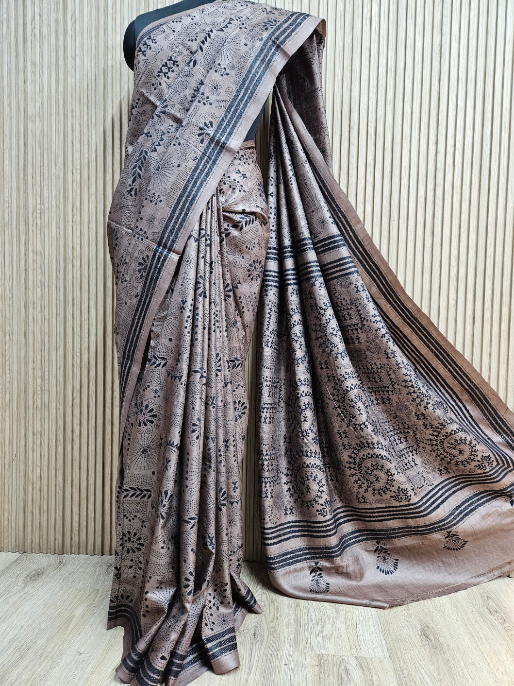 Hand Embroidered Kantha Saree in Kolkata – A Timeless Tradition by Balaram Saha
