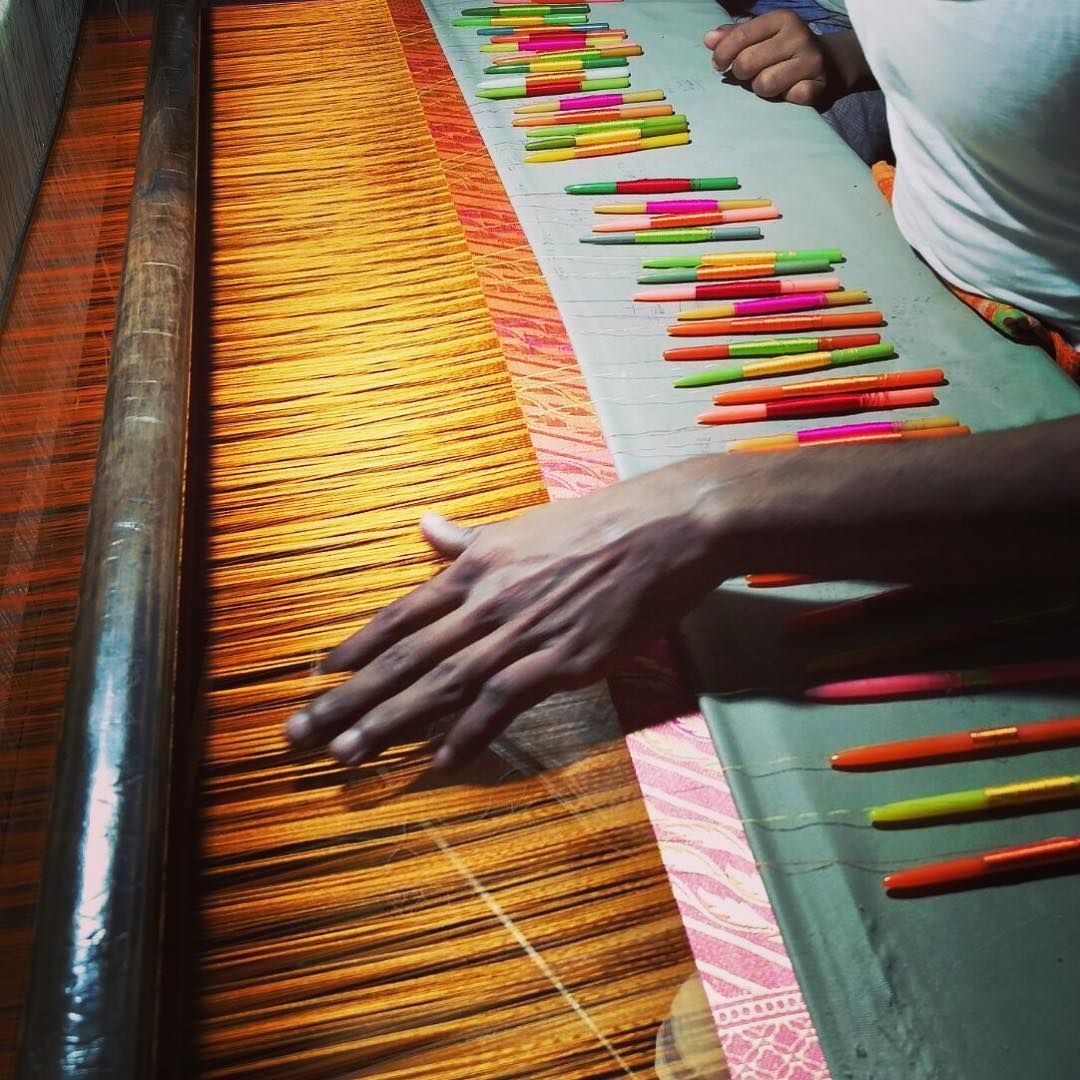 Echoes of Vintage Bengal in Ganesh Chaturthi: Styling Balaram Saha’s Handloom Sarees with Cultural Grace