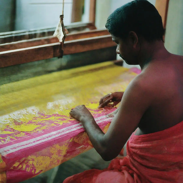 How Are Jamdani Sarees Traditionally Made?