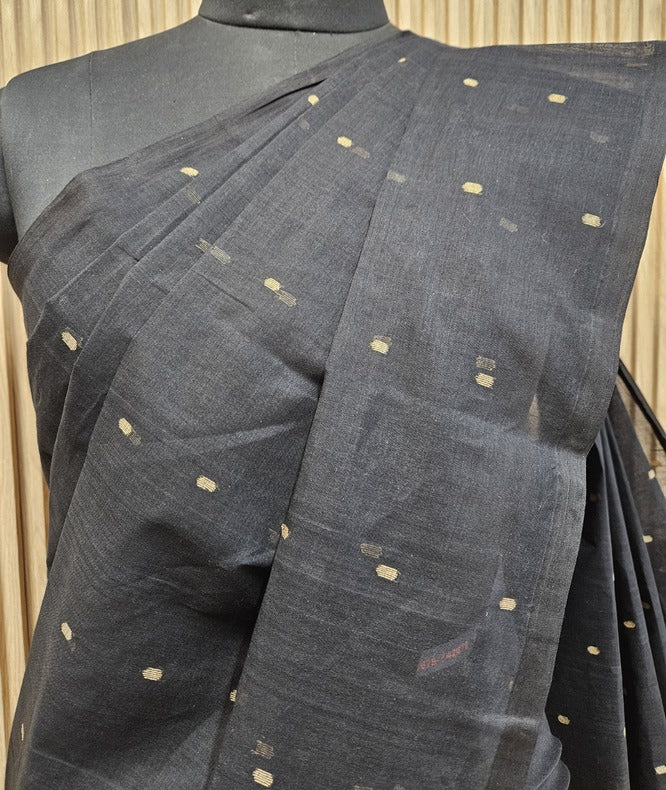Elevate Your Wardrobe: Black & Beige Cotton Jamdani Saree by Balaram Saha Balaram Saha