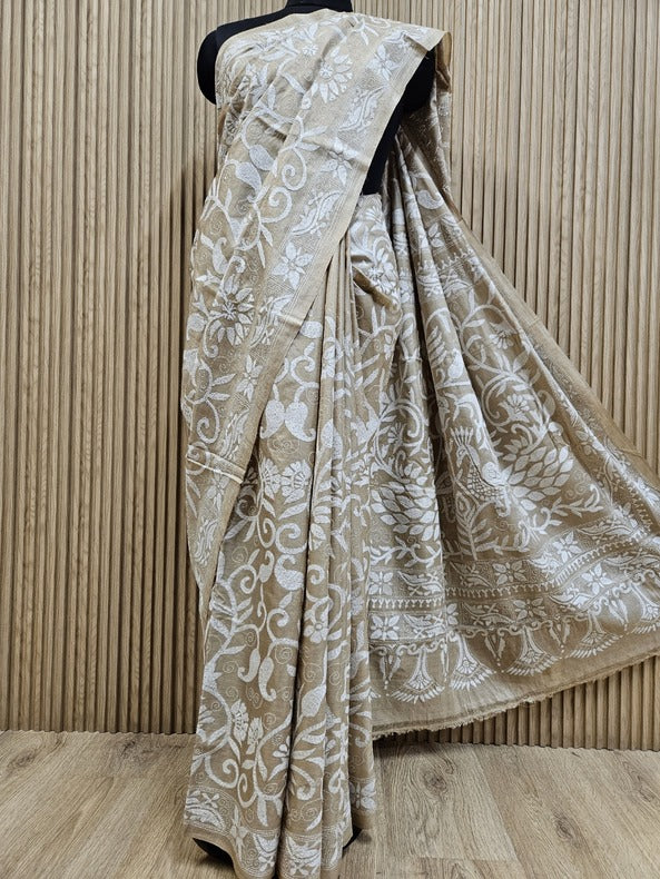 Luxurious Fusion: Cream & White Gachhi Tussar Kantha by Balaram Saha