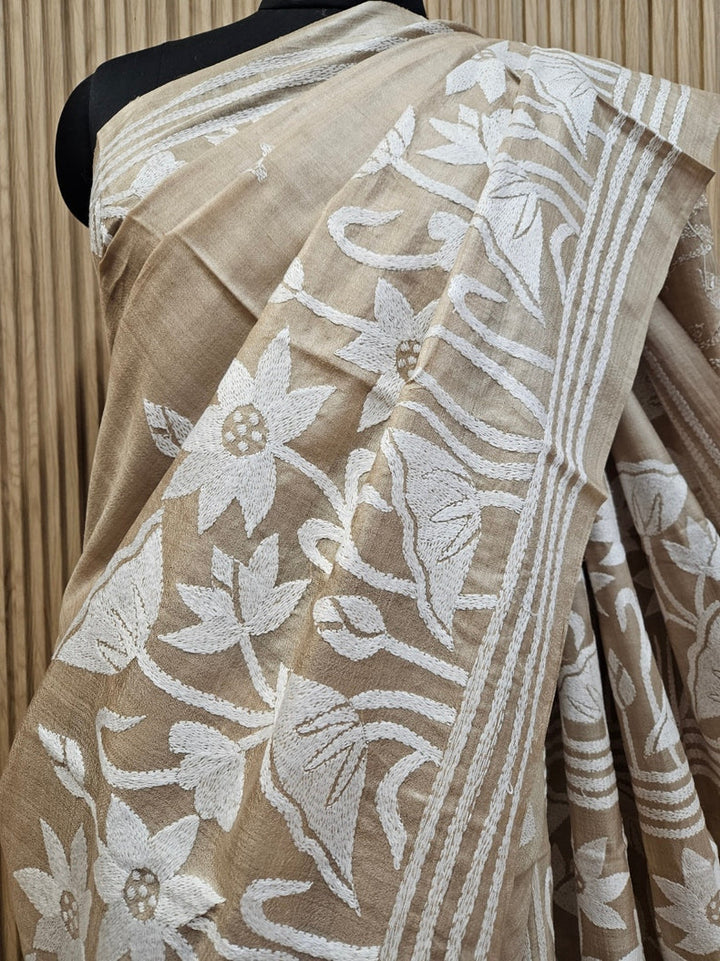 Nature-Inspired: Beige & White Handloom Tussar Silk Kantha Saree by Balaram Saha Balaram Saha