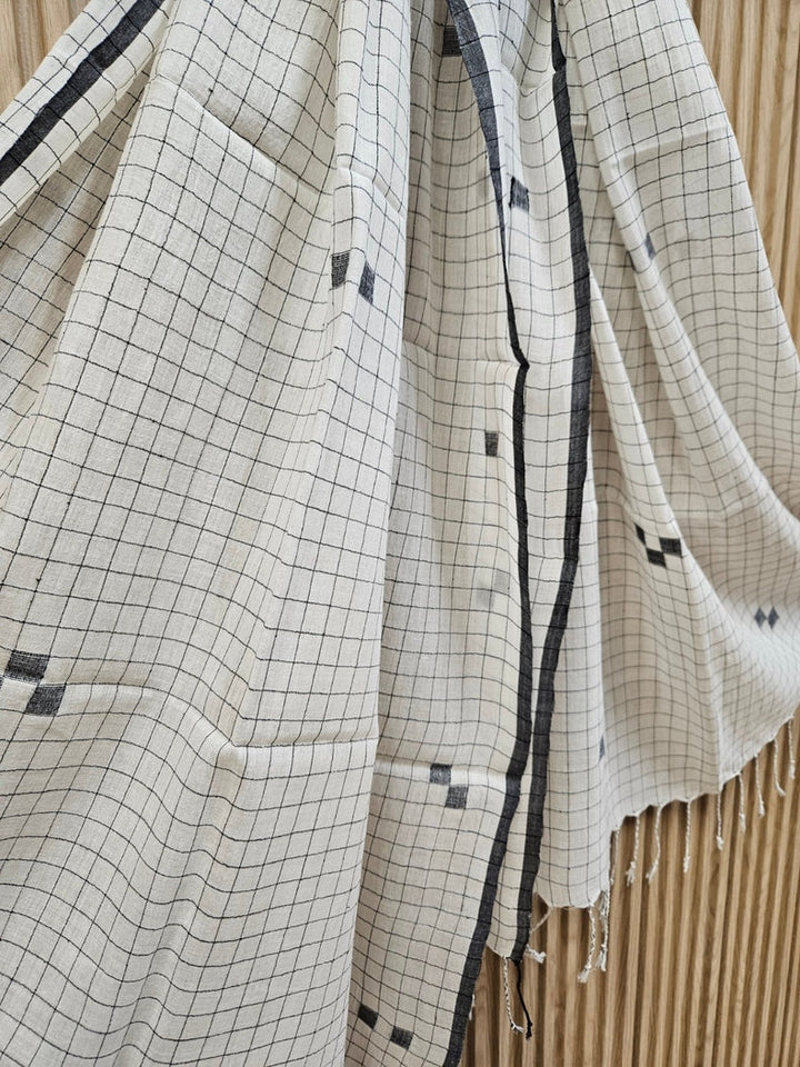 Off-White & Black Handloom Handwoven Jamdani Stole Balaram Saha