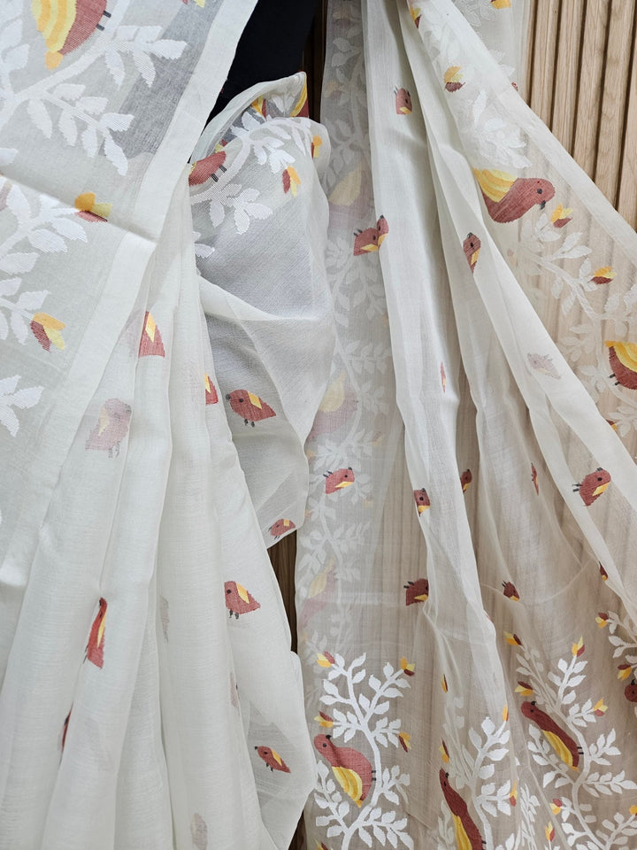Handwoven Muslin Silk Jamdani Saree – Elegant Off-White with Bird Motifs Balaram Saha