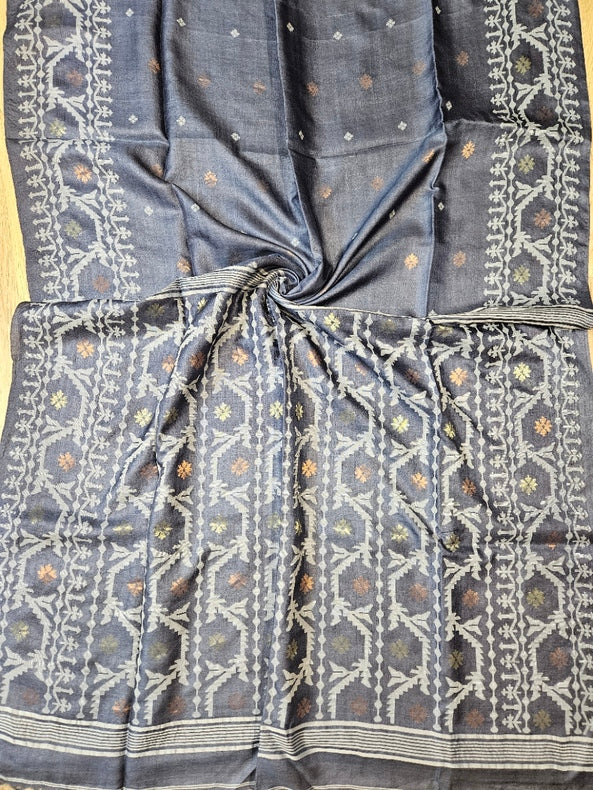 Experience Luxury with Grey & White Handloom Tussar Silk Jamdani Saree By Balaram Saha Balaram Saha