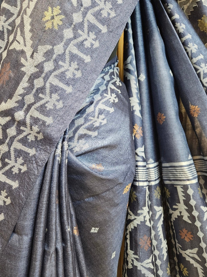 Experience Luxury with Grey & White Handloom Tussar Silk Jamdani Saree By Balaram Saha Balaram Saha