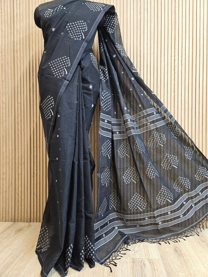 Black & White Traditional Handwoven Cotton Jamdani Saree with Leaf Motif Border Balaram Saha