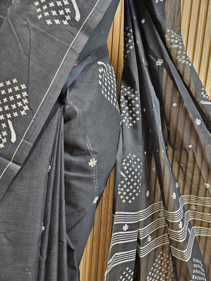 Black & White Traditional Handwoven Cotton Jamdani Saree with Leaf Motif Border Balaram Saha