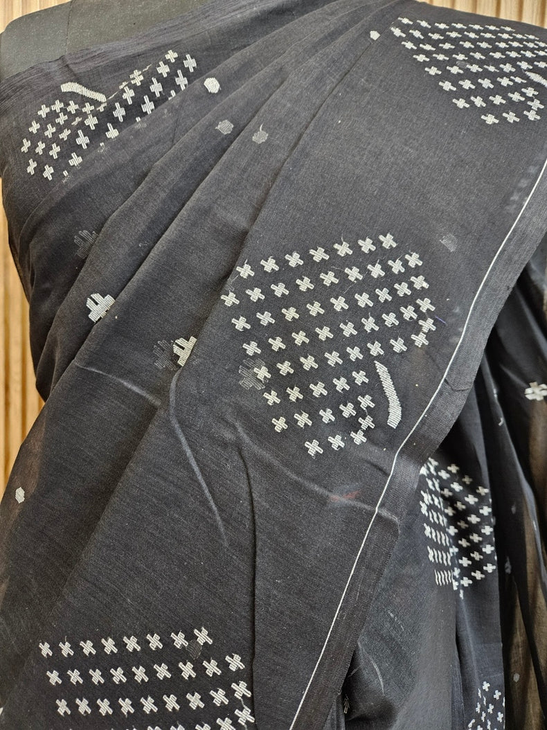 Black & White Traditional Handwoven Cotton Jamdani Saree with Leaf Motif Border Balaram Saha