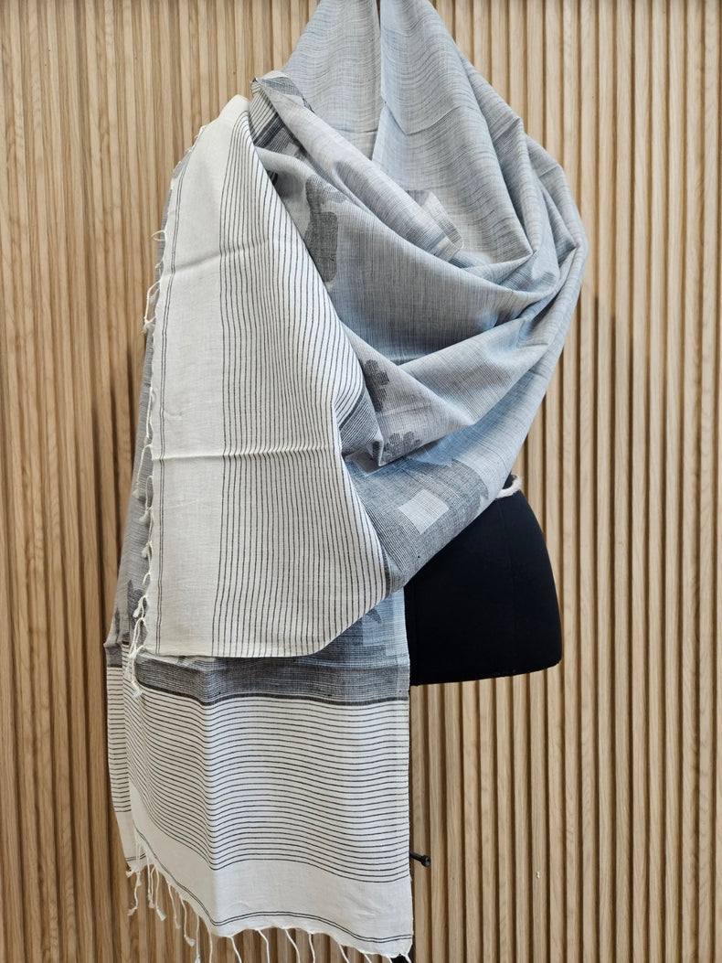 Balaram Saha: Timeless Elegance: Grey and White Cotton Jamdani Stole Balaram Saha