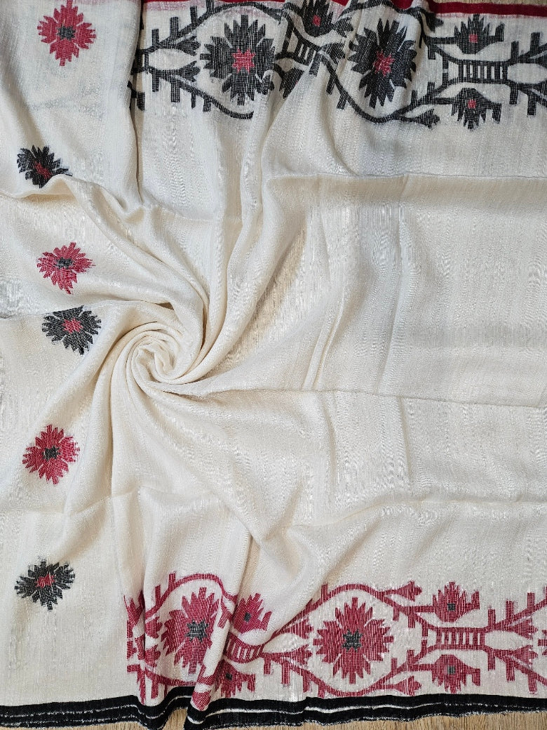 Elevate Your Ethnic Wardrobe with This Exquisite Off-White Handloom Matka Silk Saree Balaram Saha