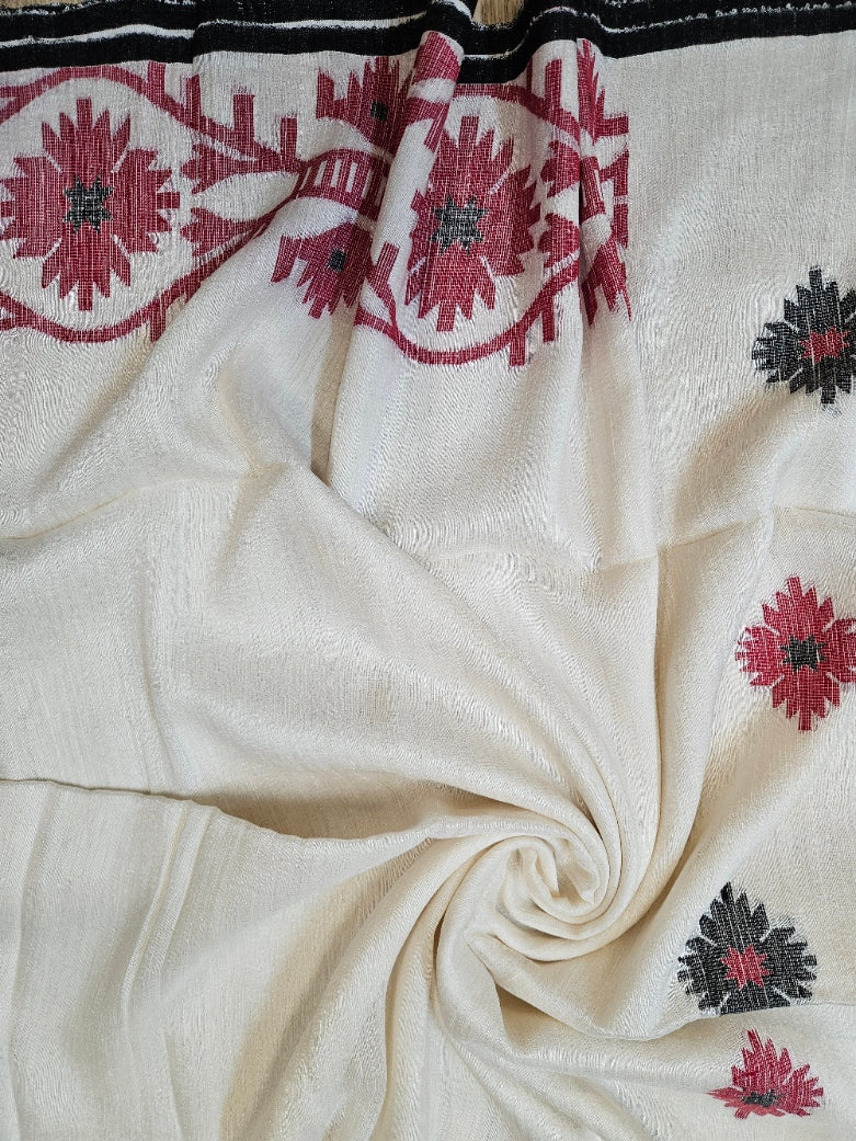 Elevate Your Ethnic Wardrobe with This Exquisite Off-White Handloom Matka Silk Saree Balaram Saha