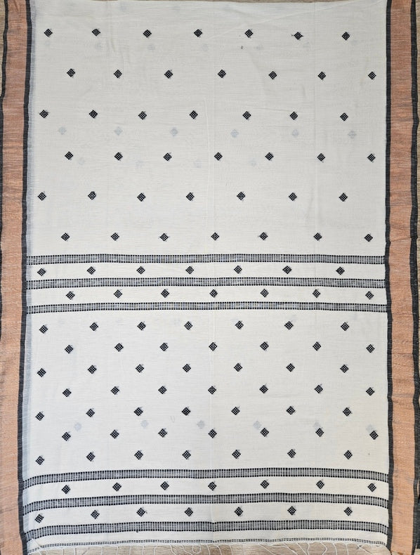 Minimalist Muse: Balaram Saha's Off-White & Black Handloom Cotton Saree Balaram Saha