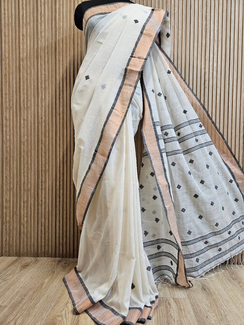 Minimalist Muse: Balaram Saha's Off-White & Black Handloom Cotton Saree Balaram Saha