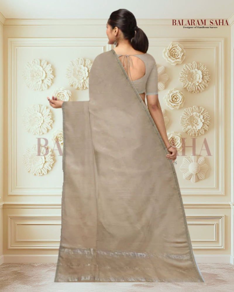 Balaram Saha's Beige Handloom Mul Cotton Saree: The Perfect Fusion of Tradition and Luxury Balaram Saha
