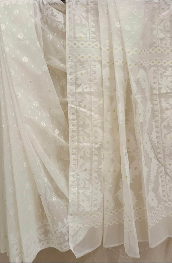 Off-White & White  Handloom Jaqaurd Jamdani saree, with all-over booties on Body & Traditional Jamdani Border and Aanchal
