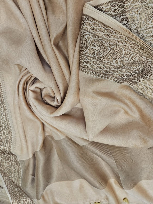 Soft Handloom Silk Saree With Woven Zari Border by Balaram Saha - (handloom saree, Zari border, silk saree, handloom silk saree, balaram saha online, silk sarees, silk handloom saree, bengal handloom sarees, pure silk, silk saree online, bengali silk saree)
