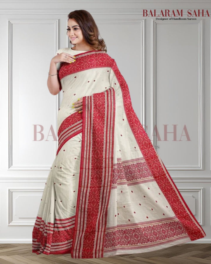 Bangladesh Dhakai White & Gold Handwoven Cotton Jamdani Saree by Balaram Saha - handloom saree, jamdani saree, jamdani sarees, cotton jamdani saree, jamdani cotton saree, handloom cotton saree, balaram saha online, jamdani saree online, soft jamdani saree, dhakai jamdani saree, dhakai jamdani saree, Jamdani Border Saree, handloom saree
