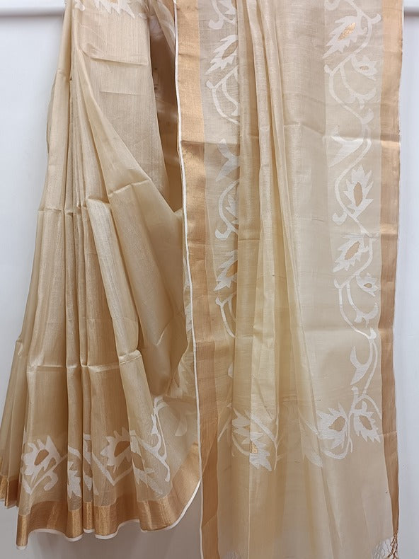 Beige White Handloom Tussar Silk Saree With Handwoven Jamdani - A Balaram Saha Creation - Balaram Saha  - (handloom saree, handloom sarees, jamdani saree, silk saree, handloom silk saree, balaram saha online, silk sarees, silk handloom saree, bengal handloom sarees, pure silk, silk saree online, bengali silk saree, tussar silk saree, tussar silk)  https://edition.cnn.com/