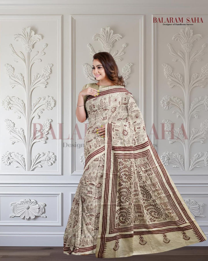 Luxurious Fusion: Cream & Maroon Gachhi Tussar Kantha by Balaram Saha Balaram Saha