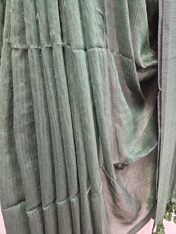 Dark Green Goddess: Balaram Saha's Handloom Mul Cotton Saree Signature Style (handloom saree, cotton saree, handloom cotton saree, balaram saha online, handloom sarees, cotton handloom saree, bengal handloom sarees, pure cotton, cotton saree for women, cotton saree online)   https://www.iconosquare.com/