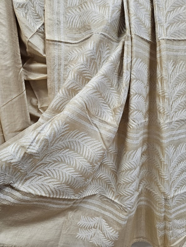 Cream Color Handloom Gachhi Tussar Saree with Handstitch by Balaram Saha Balaram Saha