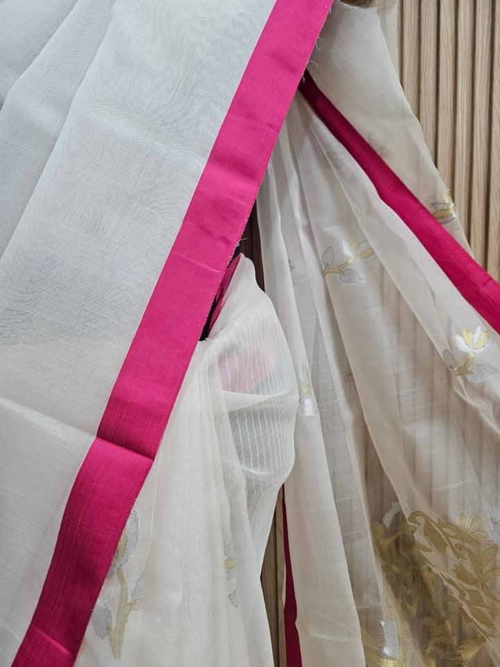 Off-White & Pink Handwoven Muslin Silk Jamdani Saree With Pink Contrast Plain Border Balaram Saha