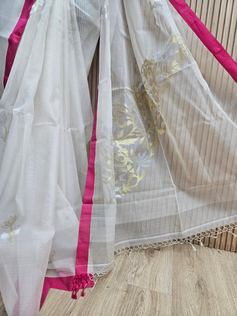 Off-White & Pink Handwoven Muslin Silk Jamdani Saree With Pink Contrast Plain Border Balaram Saha