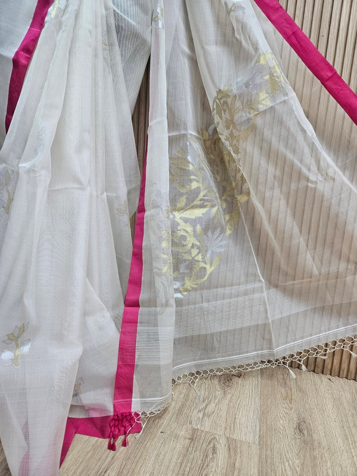 Off-White & Pink Handwoven Muslin Silk Jamdani Saree With Pink Contrast Plain Border Balaram Saha