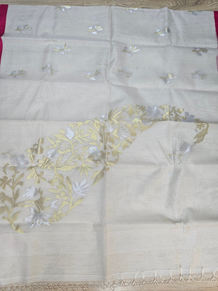 Off-White & Pink Handwoven Muslin Silk Jamdani Saree With Pink Contrast Plain Border Balaram Saha