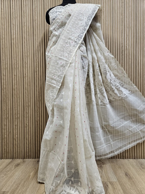 Off White Handwoven Bangladesh Cotton Jamdani Saree Balaram Saha