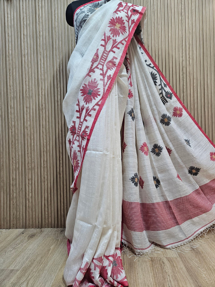 Elevate Your Ethnic Wardrobe with This Exquisite Off-White Handloom Matka Silk Saree Balaram Saha