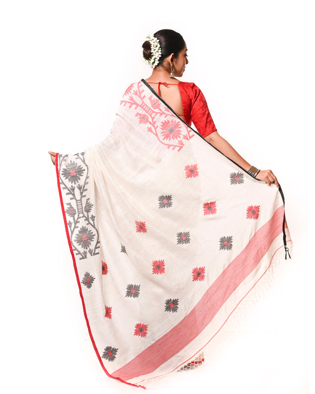 Elevate Your Ethnic Wardrobe with This Exquisite Off-White Handloom Matka Silk Saree Balaram Saha