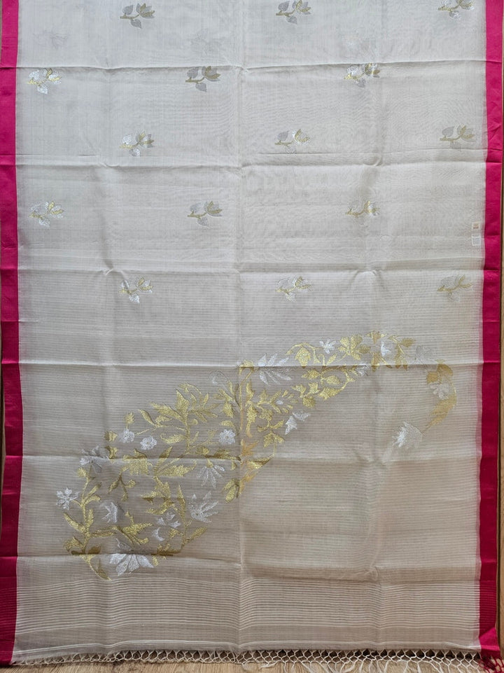 Earthy Elegance: Off-White & Pink Muslin Silk Jamdani Saree Balaram Saha