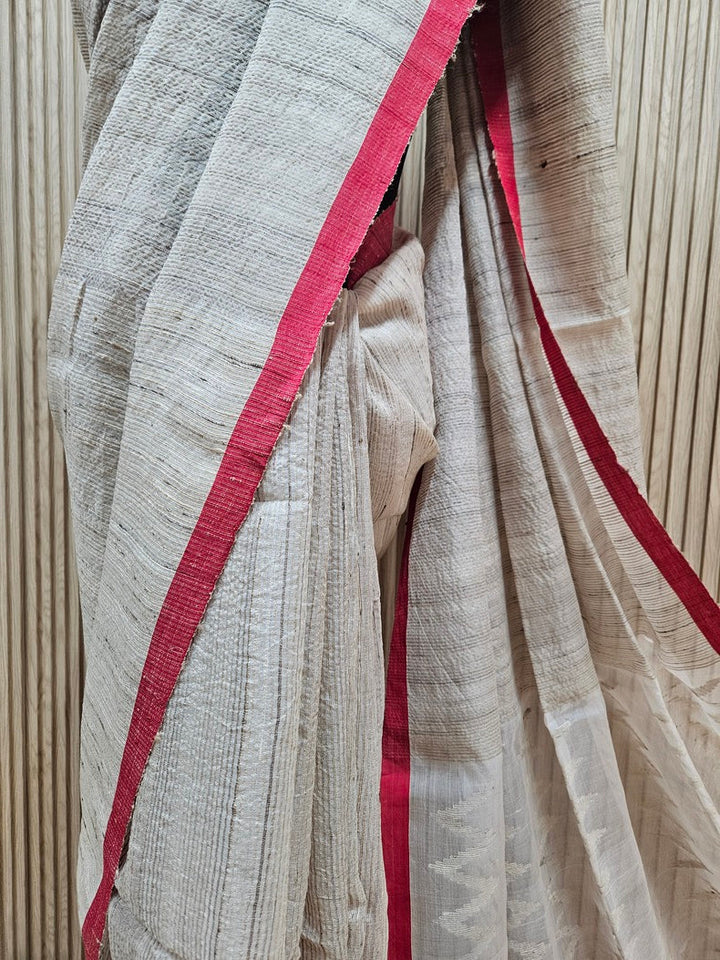 Off White & Red Handsloom Muslin Silk Saree With Jute Weave Balaram Saha