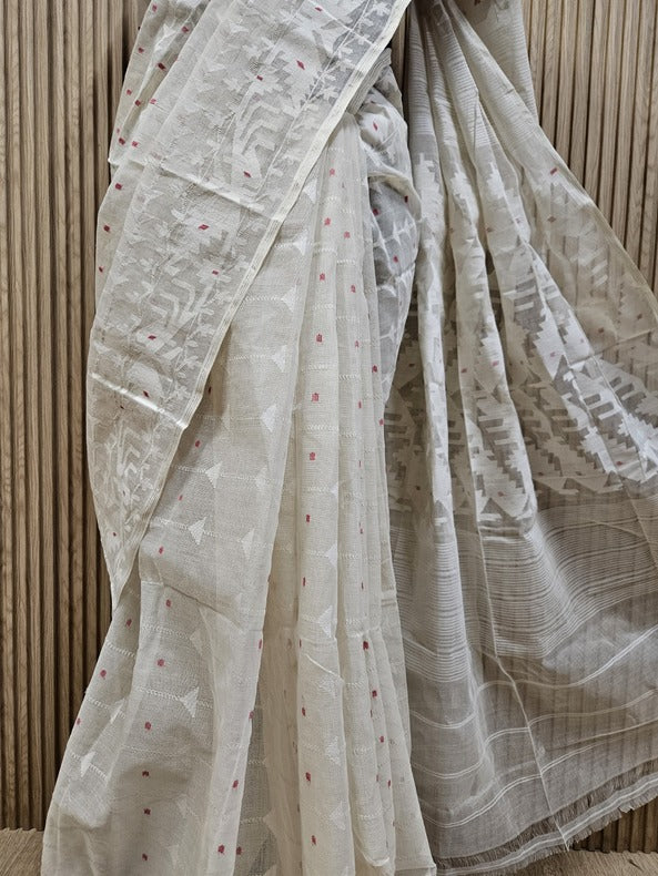 Off White Handwoven Bangladesh Cotton Jamdani Saree Balaram Saha