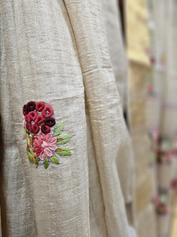 Handloom Tussar Silk Saree with Exquisite French Knot Embroidery by Balaram Saha - (handloom saree, silk saree, handloom silk saree, balaram saha online, silk sarees, silk handloom saree, bengal handloom sarees, pure silk, silk saree online, tussar silk saree, tussar silk)   https://creativecommons.org/