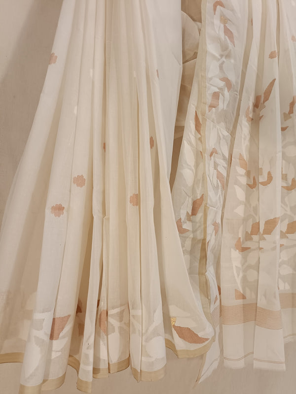 Off-White Handloom Handwoven Fine Cotton jamdani Saree Balaram Saha