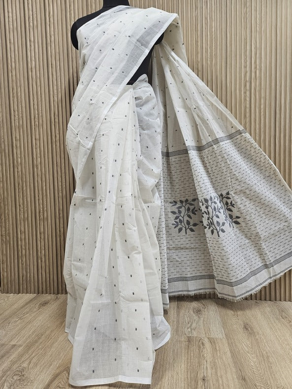 White and Black Traditional Handwoven Cotton Jamdani Saree Balaram Saha
