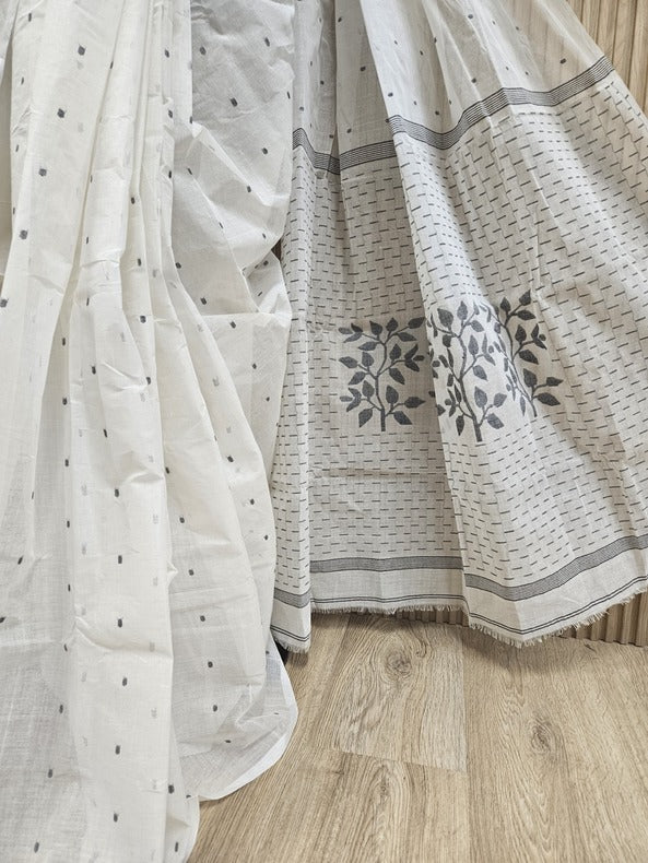 White and Black Traditional Handwoven Cotton Jamdani Saree Balaram Saha