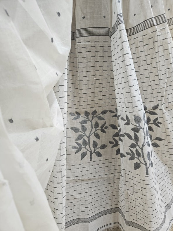White and Black Traditional Handwoven Cotton Jamdani Saree Balaram Saha