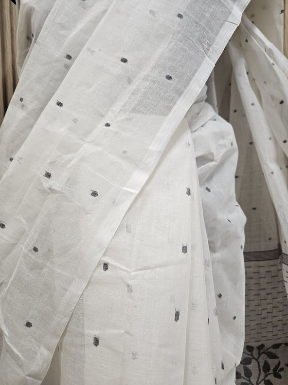 White and Black Traditional Handwoven Cotton Jamdani Saree Balaram Saha