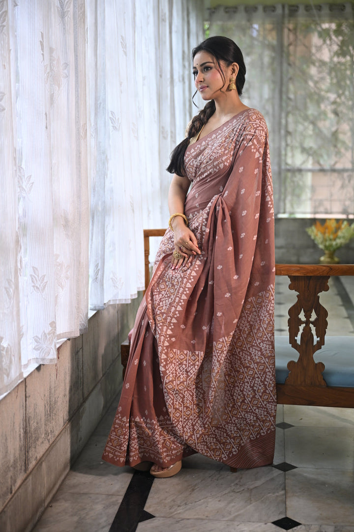 Puce Handspun Cotton Jamdani Saree with White & Dull Gold Floret Motifs Balaram Saha