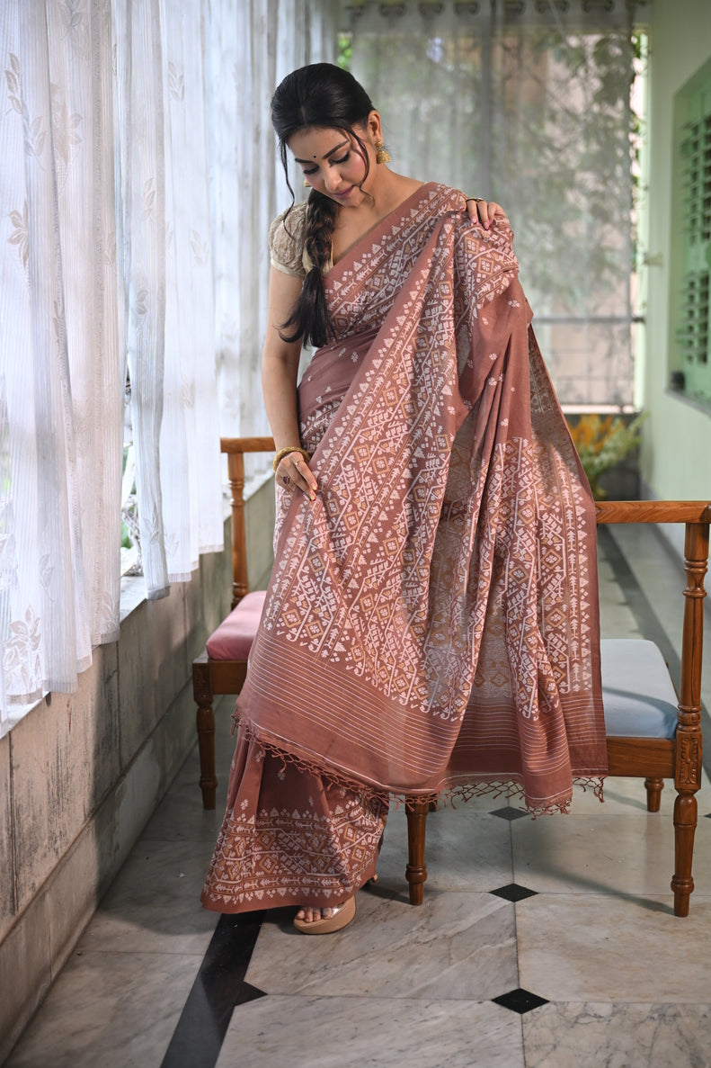 Puce Handspun Cotton Jamdani Saree with White & Dull Gold Floret Motifs Balaram Saha