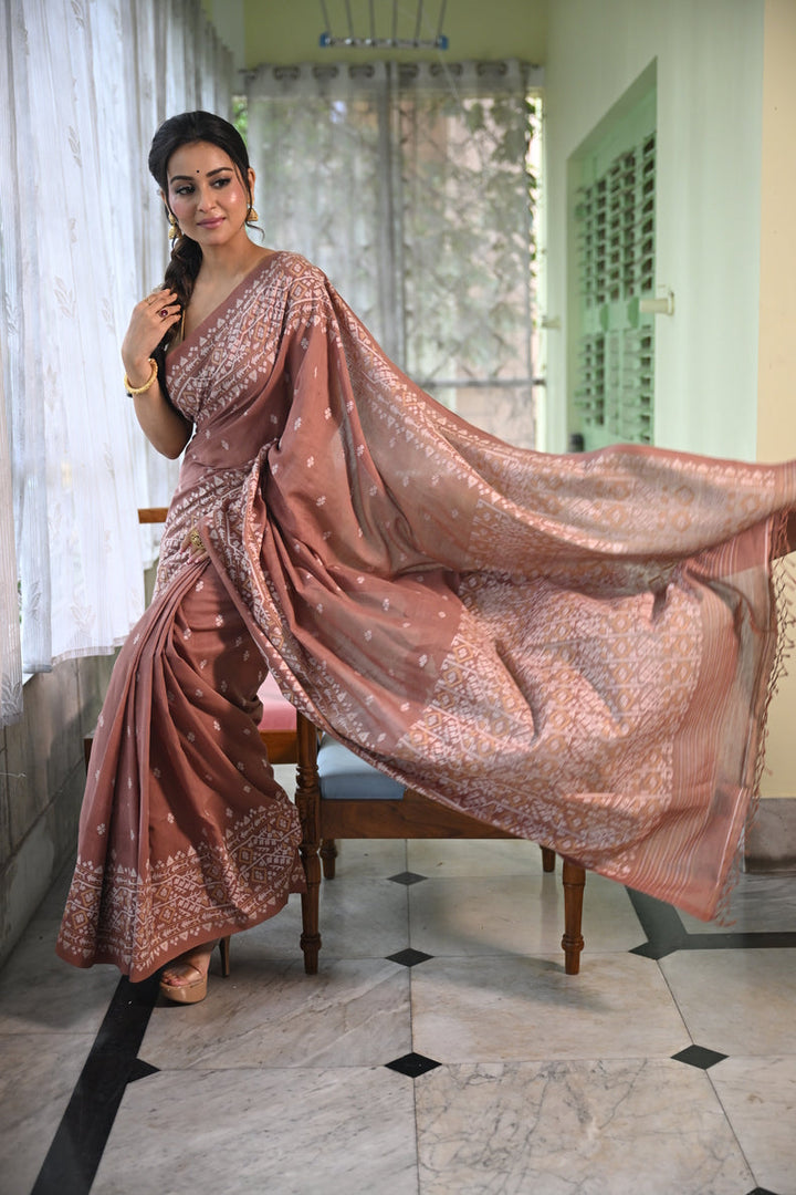 Puce Handspun Cotton Jamdani Saree with White & Dull Gold Floret Motifs Balaram Saha