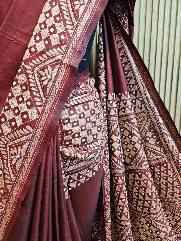 Balaram Saha’s Maroon & Beige Kantha Silk Saree – Handcrafted Artistry in Silk Balaram Saha