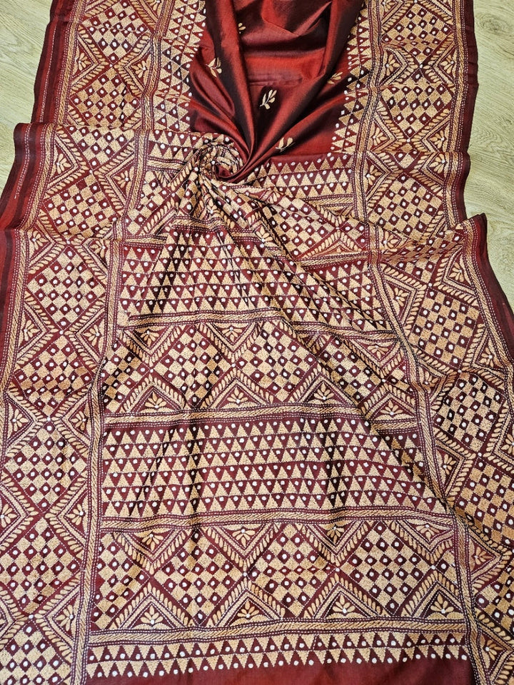 Balaram Saha’s Maroon & Beige Kantha Silk Saree – Handcrafted Artistry in Silk Balaram Saha