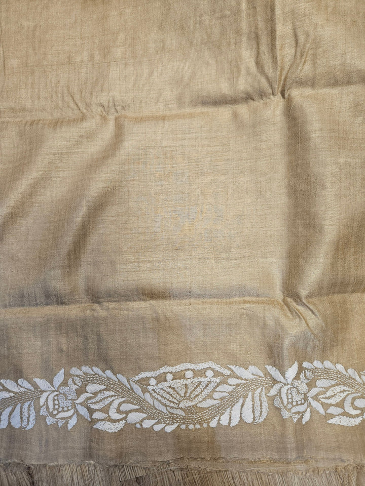 Cream Color Handloom Gachhi Tussar Saree with Handstitch by Balaram Saha Balaram Saha