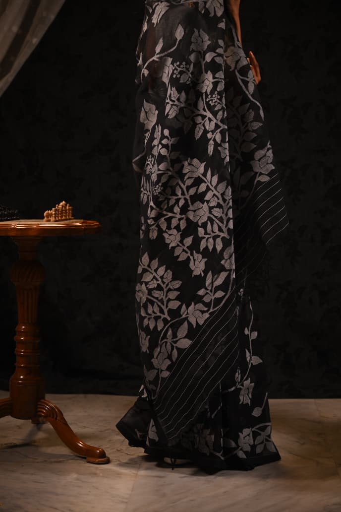 Master weave: Balaram Saha's Black & White Handwoven Cotton Jamdani Saree Balaram Saha