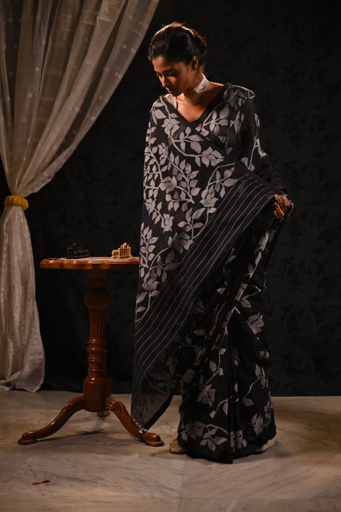 Master weave: Balaram Saha's Black & White Handwoven Cotton Jamdani Saree Balaram Saha